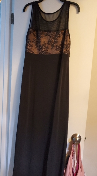 Dress - Picture 1 of 3